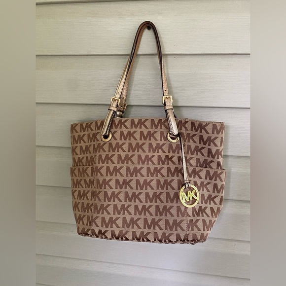 Michael Kors Handbags - MICHAEL KORS Jet Set MK  logo tote signature brown tan purse shoulder bag EUC